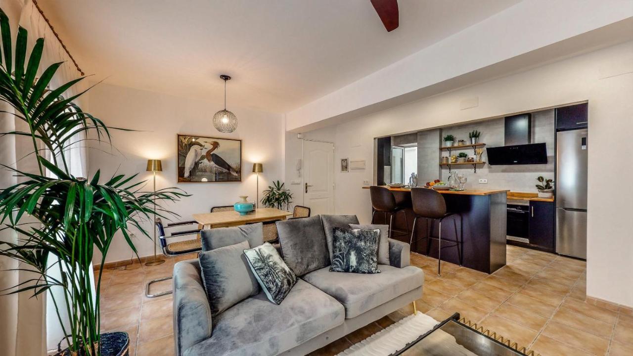 Holisplace- Lovely Apartment In Downtown Аликанте Экстерьер фото